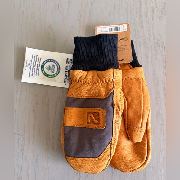 Flylow Other - Flylow Unisex-Adult Maine Line Glove Color: Natural/Shale Size: Small (R97)